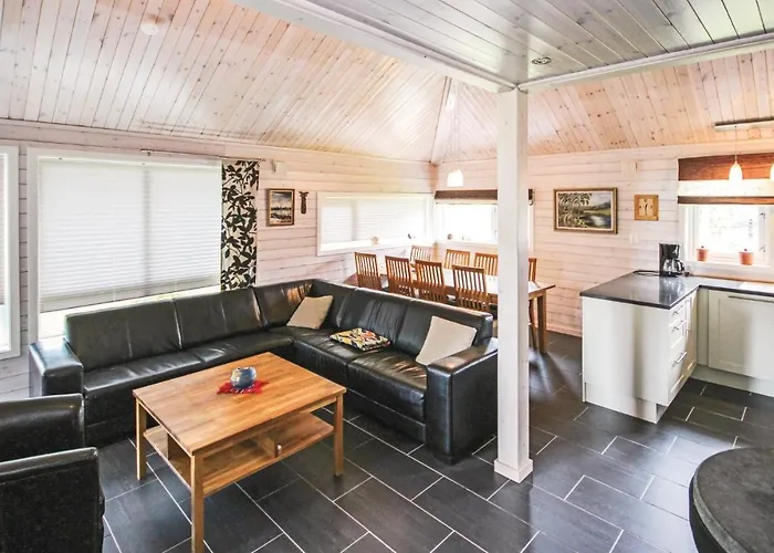 بيت للعطل 3 Bedroom Stunning In